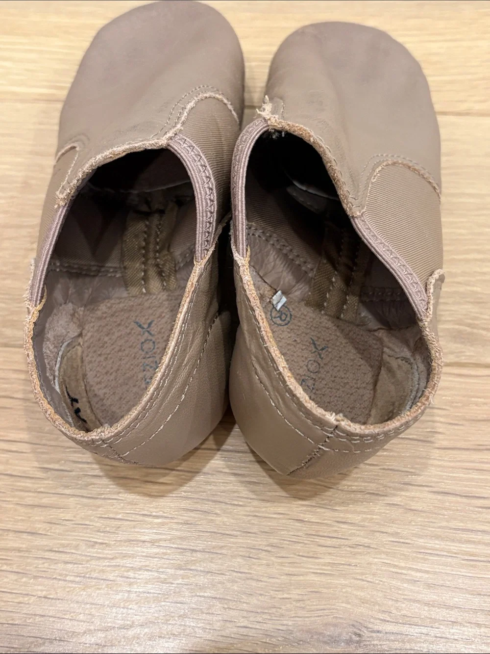 Capezio Kids Tan Jazz Shoes Size 11.5W